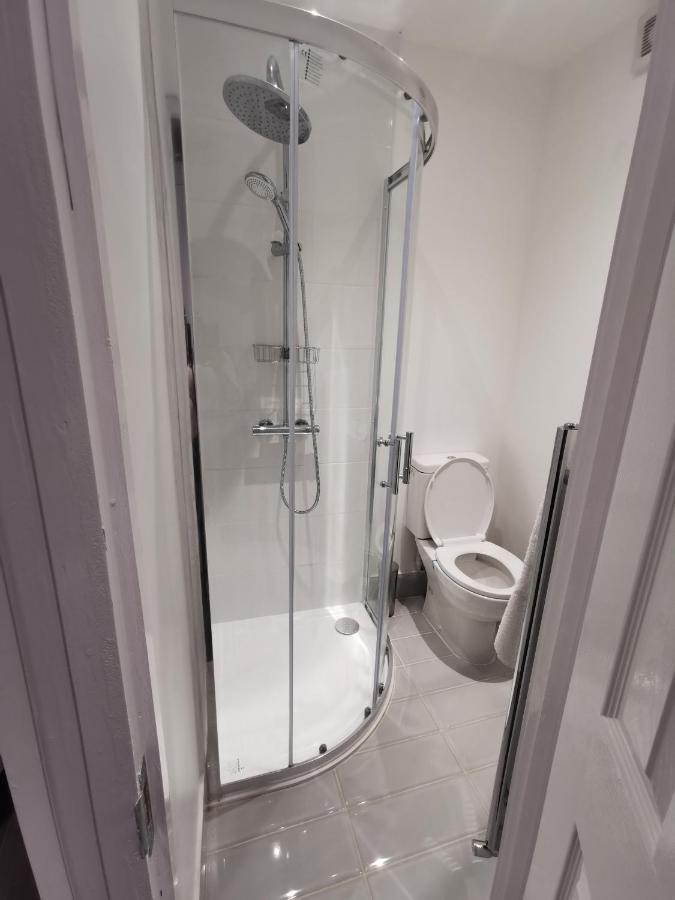 Studio Self Contained Double Bedroom London Ngoại thất bức ảnh